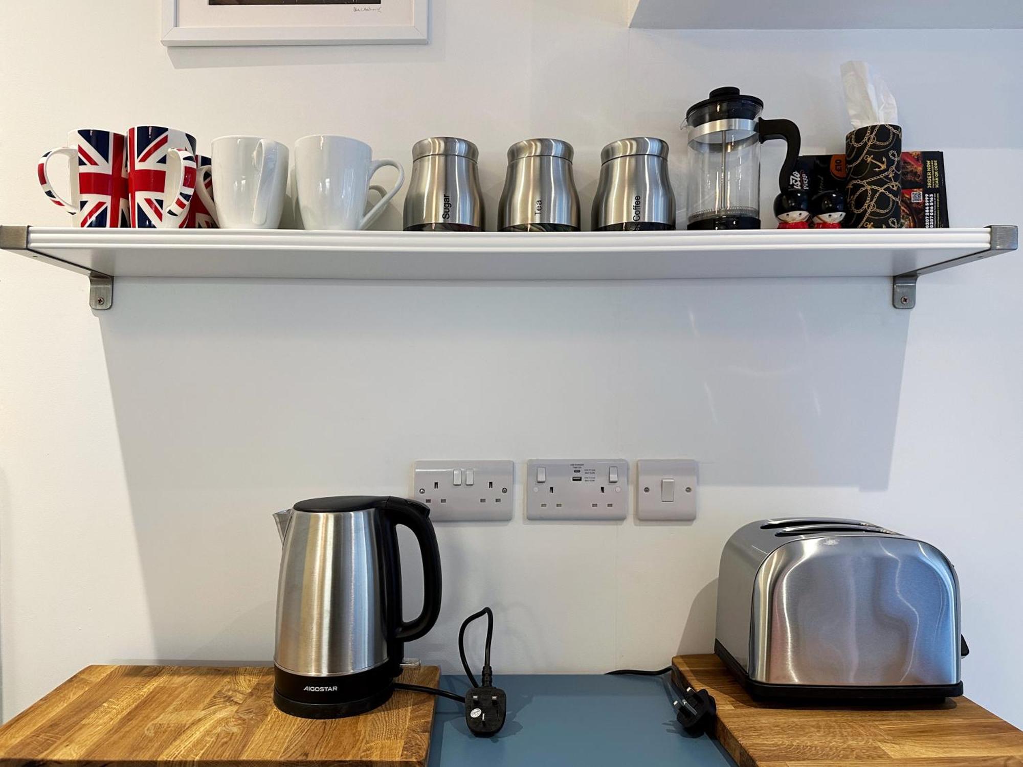 Kensington Studio Hosted By Airoperate Near Notting Hill - 1 Double Bed , 1 Sofa Bed, Ground Floor Apartment Via Private Entrance London Bagian luar foto