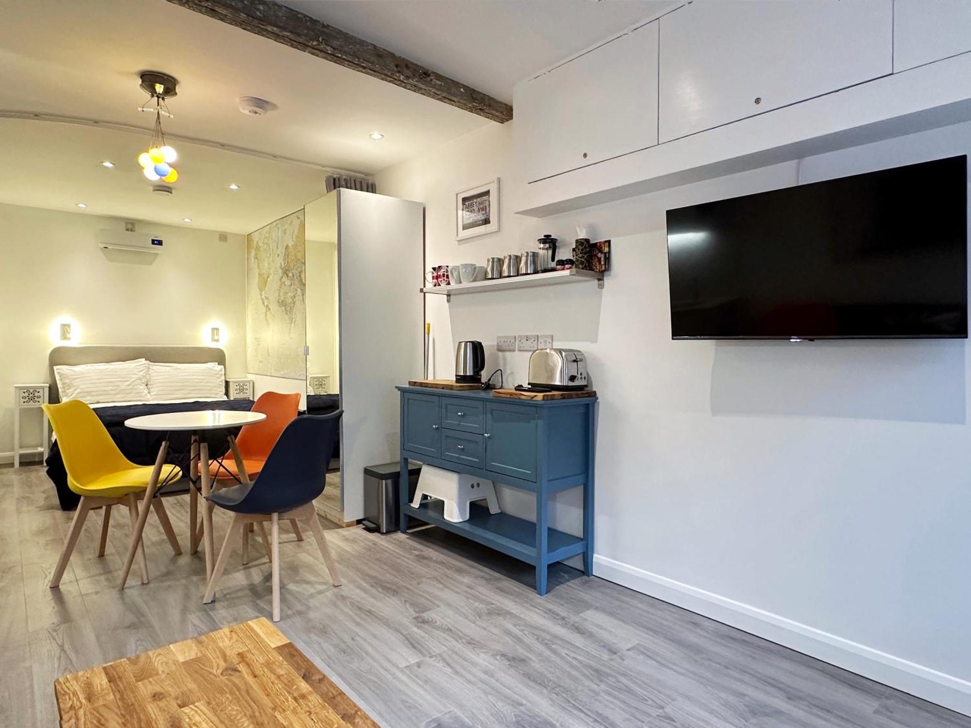 Kensington Studio Hosted By Airoperate Near Notting Hill - 1 Double Bed , 1 Sofa Bed, Ground Floor Apartment Via Private Entrance London Bagian luar foto
