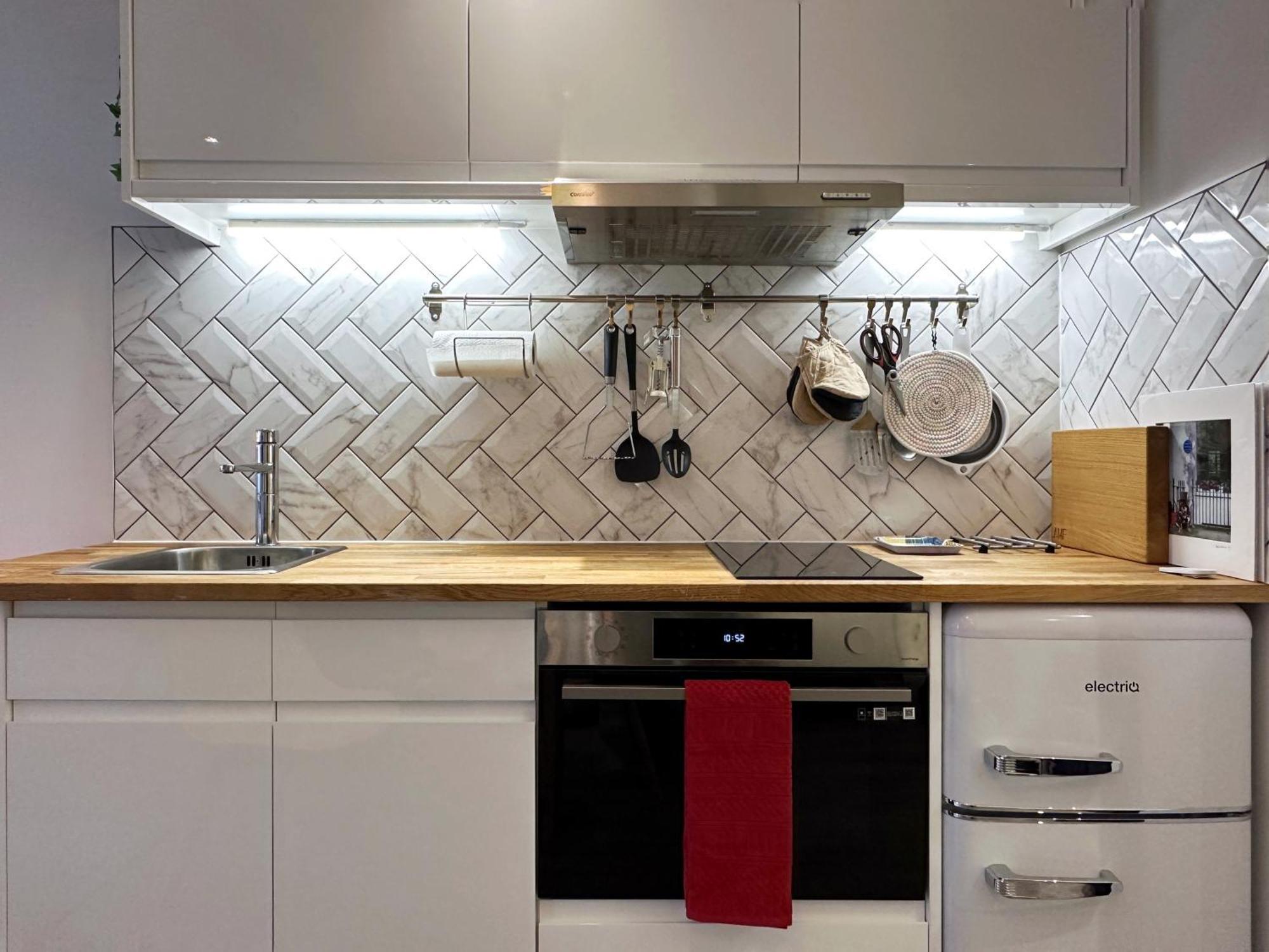 Kensington Studio Hosted By Airoperate Near Notting Hill - 1 Double Bed , 1 Sofa Bed, Ground Floor Apartment Via Private Entrance London Bagian luar foto